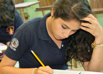 El PSOE quiere reducir los plazos para obtener la nacionalidad española