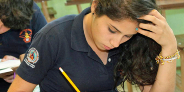 El PSOE quiere reducir los plazos para obtener la nacionalidad española