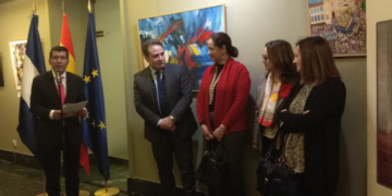 El embajador Carlos Midence inaugura la exposición acompañado del embajador de Cuba, la directora general de cultura de la OEI y la secretaria general de la OISS. / Foto: AC.