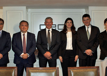 Los participantes en el encuentro, en la sede de la CEOE./ Foto: CEOE