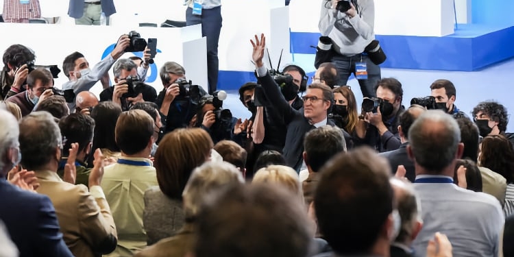 Feijóo pide pactos de Estado para dejar en evidencia el populismo de Sánchez y sus socios