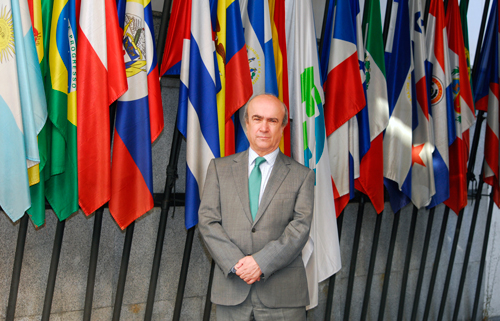 «La educación puede ser el pegamento de la integración iberoamericana»