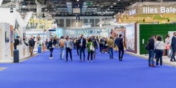 Inversión, turismo sostenible y colaboración, objetivos de la OMT en FITUR