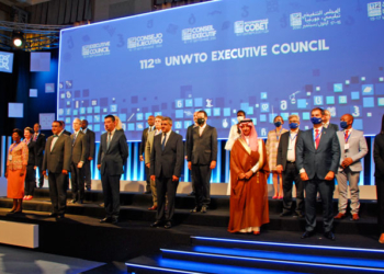 Foto de familia de los integrantes del Consejo Ejecutivo de la OMT con su secretario general, Zurab Pololikashvili./ Foto: AR