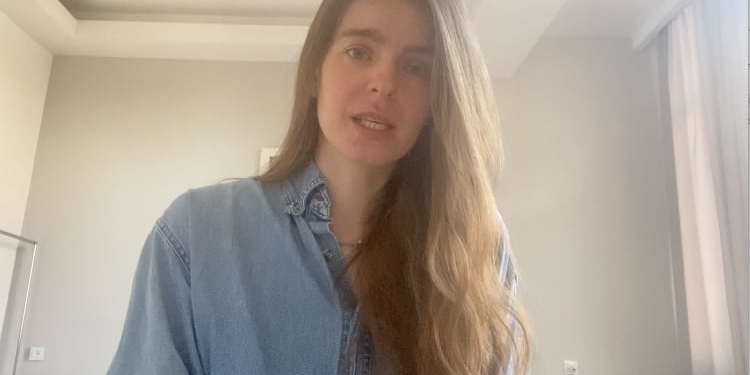 La periodista Olga Kovtun, en un momento de su videomensaje.