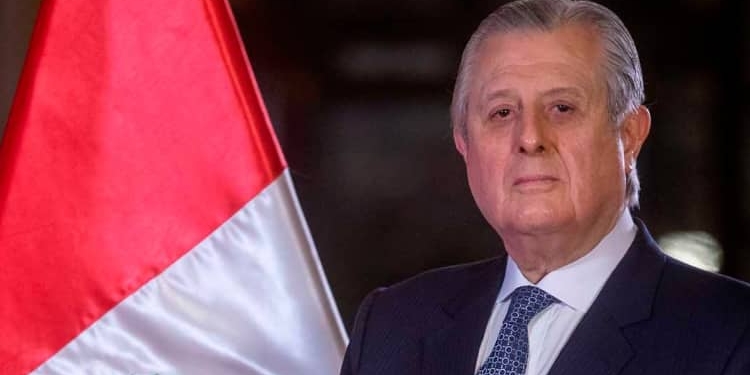 Perú pide el plácet para nombrar embajador en España al ex canciller Óscar Maúrtua