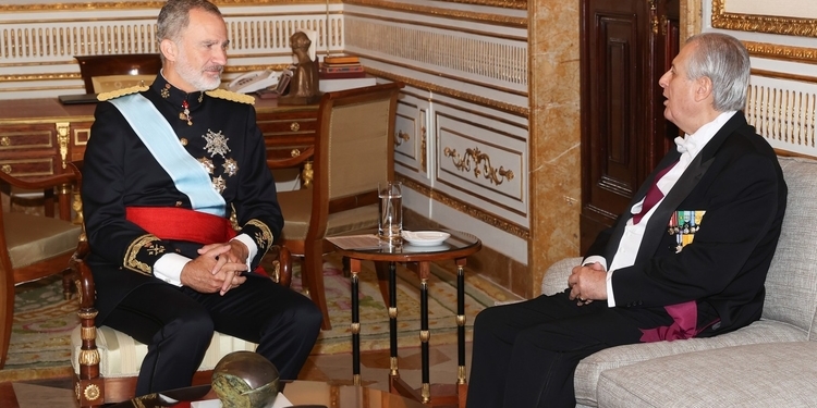 Óscar Maúrtua, cesado como embajador de Perú en España