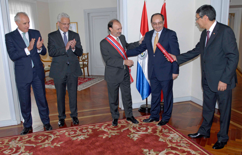 Paraguay condecora al secretario de Estado para Iberoamérica, Jesús Gracia