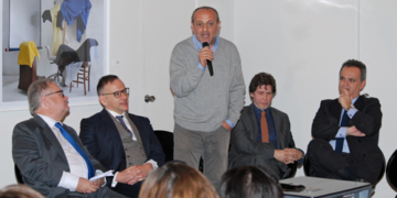 El ministro de Cultura portugués inaugura la exposición ‘Medida Incierta’ en ARCO