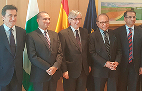 Pakistán y España se proponen incrementar su colaboración económica y política