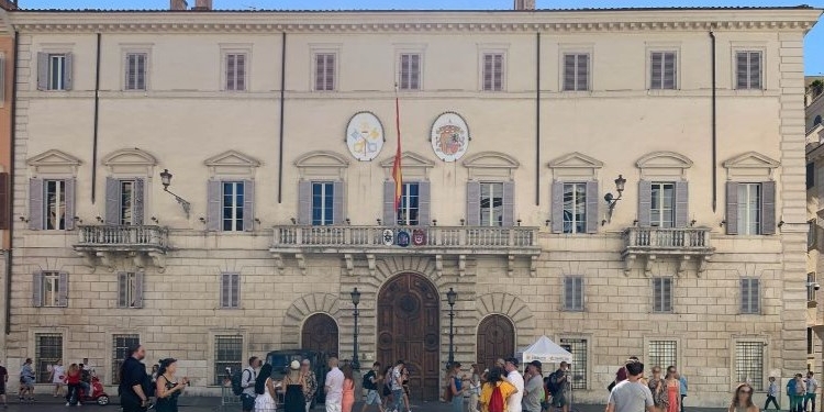 Medio millón de euros para reparar un artesonado de la Embajada en el Vaticano