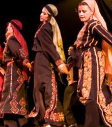 Baile ‘dabka’ en la conmemoración del 51 aniversario de la revolución palestina