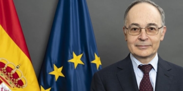 Albares prepara una nueva cúpula del Ministerio, tras enviar a Pascual Navarro de embajador a Berlín