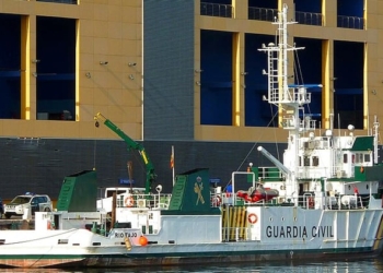 Una patrullera de la Guardia Civil con 168 migrantes a bordo pone rumbo a Senegal