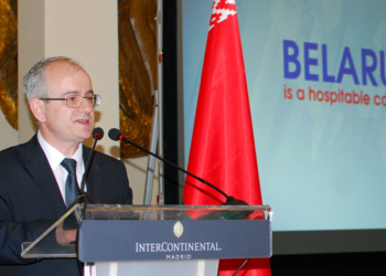 El embajador Pável Pustovoy, durante la celebración del Día Nacional de Bielorrusia en 2019./ Foto: AR