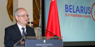 El embajador Pável Pustovoy, durante la celebración del Día Nacional de Bielorrusia en 2019./ Foto: AR