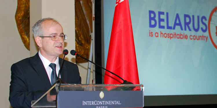 El embajador Pável Pustovoy, durante la celebración del Día Nacional de Bielorrusia en 2019./ Foto: AR