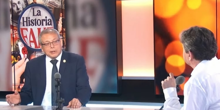 Éxito en Francia de la gira europea del ex primer ministro peruano Pedro Angulo