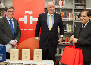 Perú dona al Instituto Cervantes 129 obras que muestran la riqueza del país andino