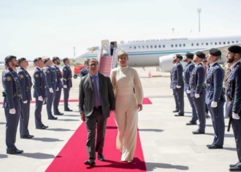 Petro llega a España para una visita de Estado en la que busca más inversiones en Colombia