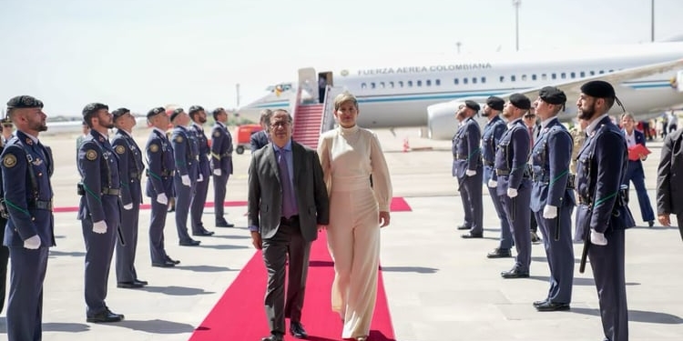 Petro llega a España para una visita de Estado en la que busca más inversiones en Colombia