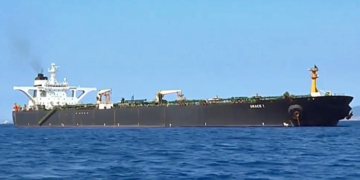 El petrolero interceptado por la Marina británica.