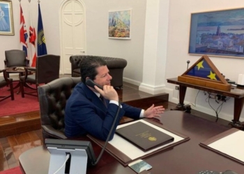 Picardo durante una reciente conversación con González Laya./ Foto: @FabianPicardo