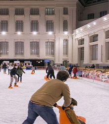 Las pistas de hielo regresan a su cita con la Navidad madrileña