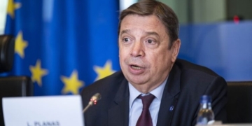 Planas propondrá ante la UE simplificar la PAC en el marco de las protestas agrarias