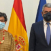 La ministra de Exteriores y el secretario general de la OMT posan antes de su reunión.