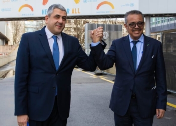 Zurab Pololikashvili y Thedros Adhanom, ayer en Ginebra.