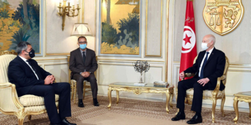 El secretario general de la OMT, Zurab Pololikashvili, durante su reunión con el presidente de Túnez, Kais Saied.