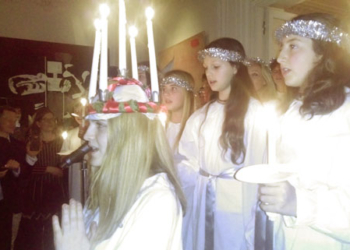 La Embajada de Suecia celebra un año más Santa Lucía con música y productos de su país