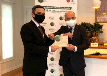 El embajador Anar Maharramov recoge el Premio LG Electronics a Azerbaiyán