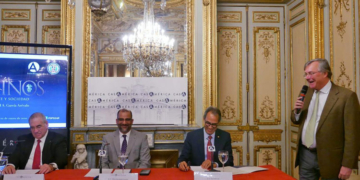 El historiador y autor del libro Manuel García Arévalo, el embajador en España Olivo Rodríguez Huertas, el vicepresidente ejecutivo de Relaciones Públicas y Comunicaciones del Grupo Popular José Mármol y el director de Casa de América Antonio Pérez Hernández.