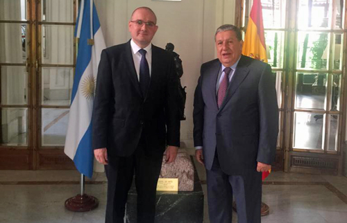 El embajador de Argentina recibe a su homólogo estonio en su Residencia