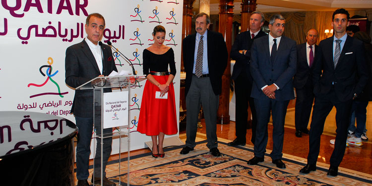 El embajador se dirige a los asistentes en presencia de AntonioPapell, Zurab Pololikashvili y Álvaro Arbeloa.