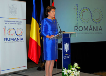 La embajadora Gabriela Dancau, durante su discurso./ Fotos: AR