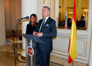 El embajador ruso, durante su discurso./ Fotos: AR
