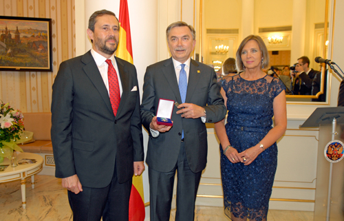 Un millar de personas en la recepción para festejar el Día de Rusia