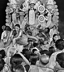 Seis décadas de retrospectiva de la obra del fotógrafo hindú Raghu Rai