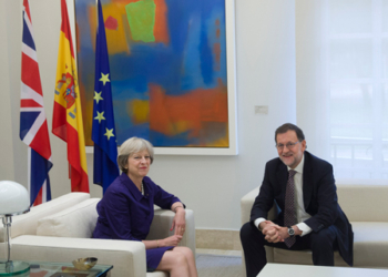 Rajoy coincide con May en que la negociación y salida de la UE la debe hacer todo el Reino Unido