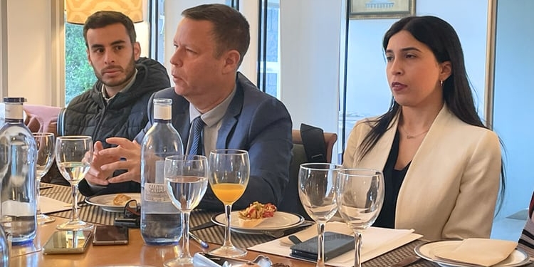 «Irán podría tomar represalias contra Israel lanzando drones o misiles contra una embajada»