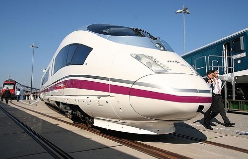 La UE elogia los transportes españoles pero lamenta su bajo uso de renovables