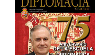 La revista ‘Diplomacia’ dedica su último número a los 75 años de la Escuela Diplomática