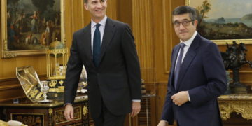 El Gobierno transmite a Arabia Saudí que los Reyes aplazan el viaje a ese país