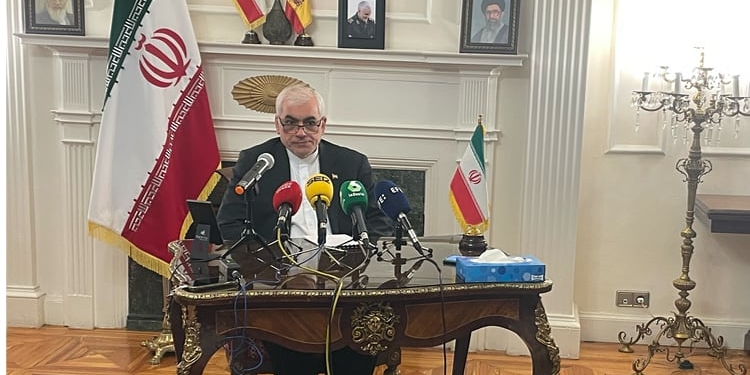 Irán mantiene contactos con Suiza, como intermediario ante EEUU, para frenar a Israel