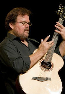 Casa América presenta su nuevo ciclo Ritmo & Tuits con excelentes guitarristas