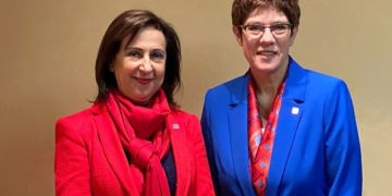 Robles, “profundamente decepcionada” por el “cierre en falso” de la Operación Sophia