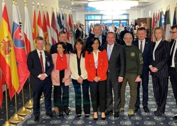 Robles anuncia el envío a Ucrania de material de protección terrestre, aérea y marítima